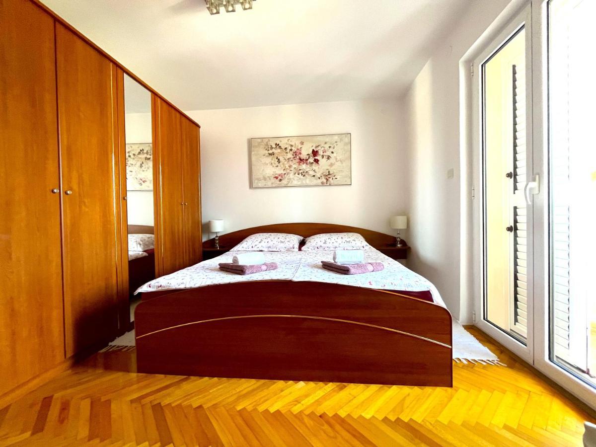 Apartment And Rooms Milak راب المظهر الخارجي الصورة